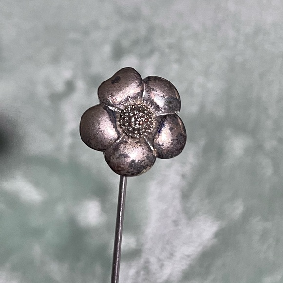 Pair of Vintage Forged Steel Flower Pins – Versatile for Hair, Hats or Clothing - Picture 11 of 17
